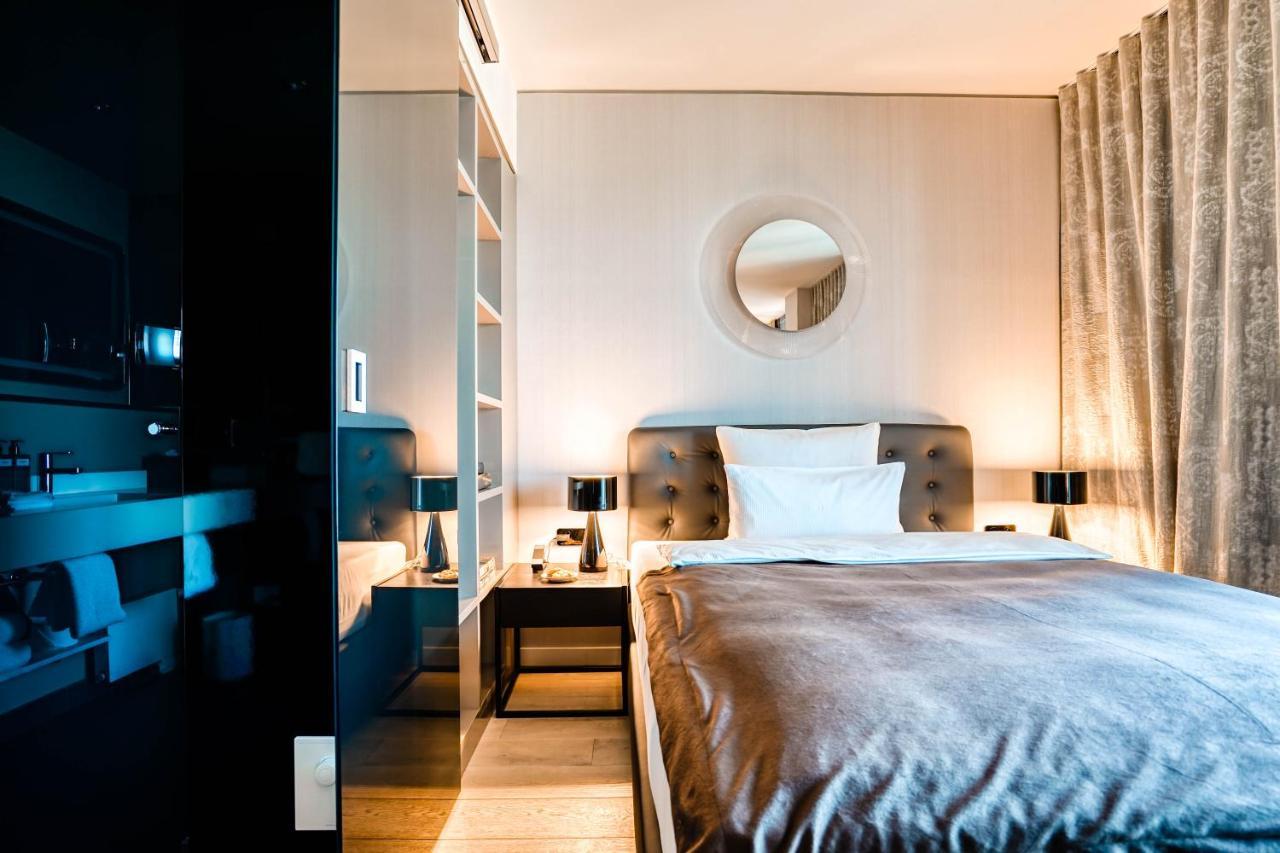 Uptown Suite,967163806:JPEG